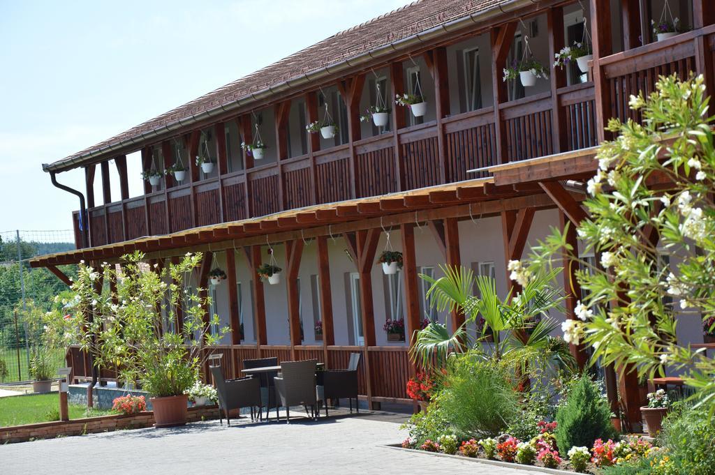 Sweet Life Wellness Apartments Egerszalók Eksteriør billede